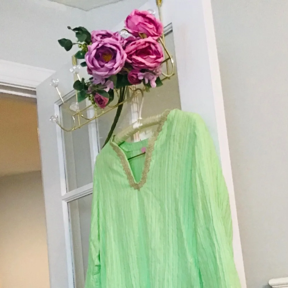 Beautiful Lilly pulitzer night shirt or swimwear - Picture 1 of 6